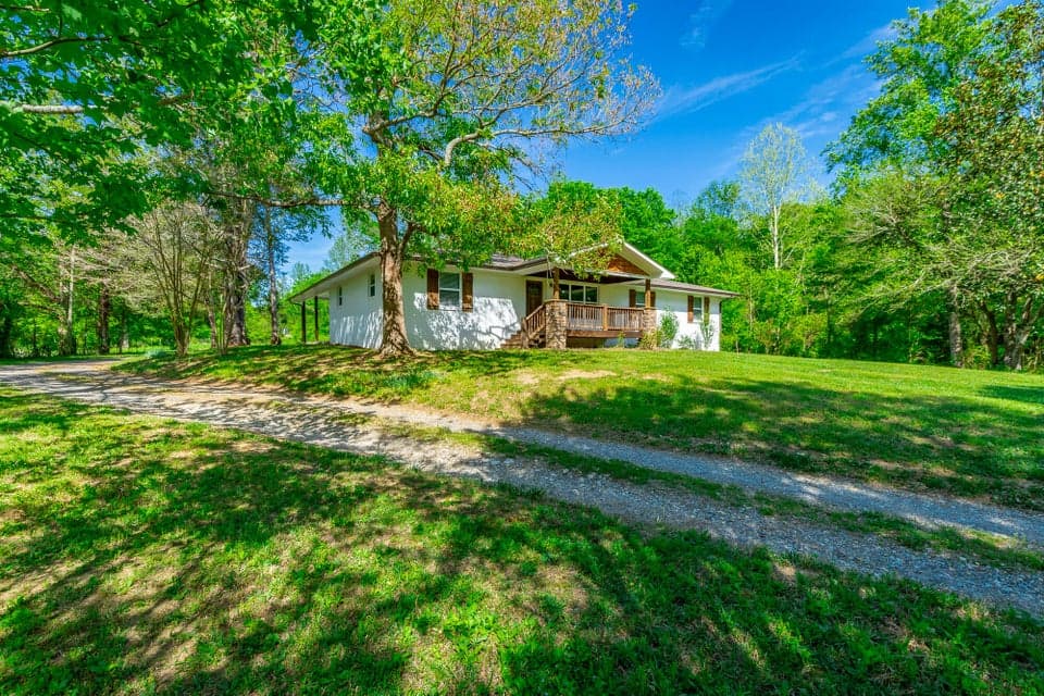 Photo of 838 Campbell Road